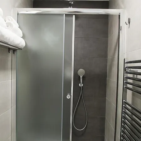 Merulana Holidays بيت ضيافة روما